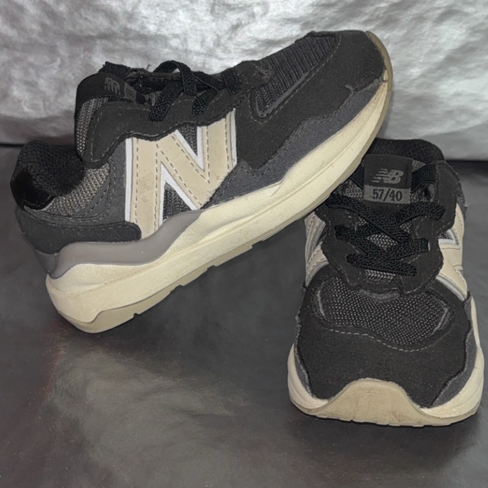 New Balance 57/40 Bungee Toddler Sz 7c Black/Gray
